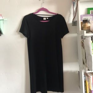 GAP Black shift dress